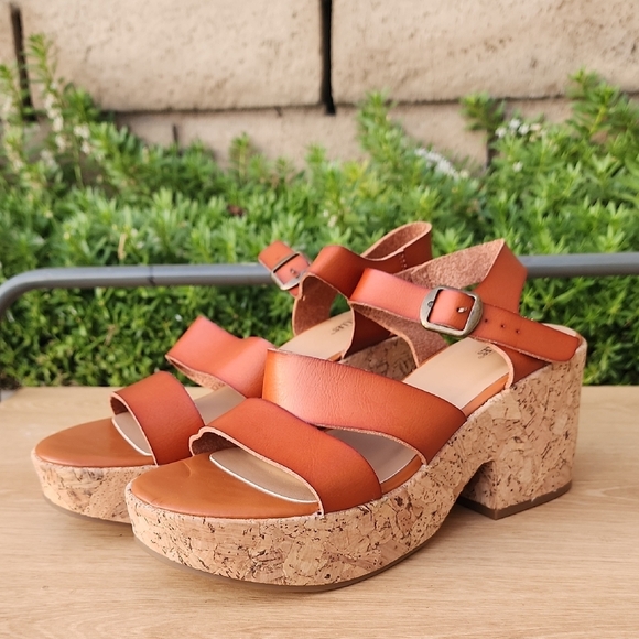 Seychelles Tan Platform Sandals with Cork Sole Size 7.5 NWOT - Picture 1 of 12